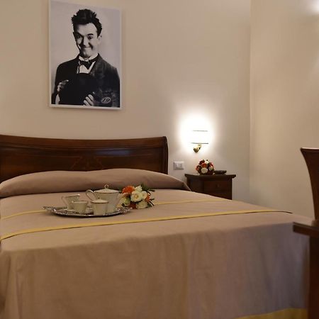 Dimora Conte Di Ruvo Bed and Breakfast Neapel Exteriör bild